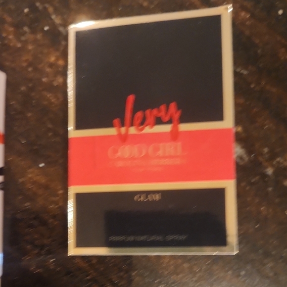 Designer Perfume Sample Set - Picture 4 of 8